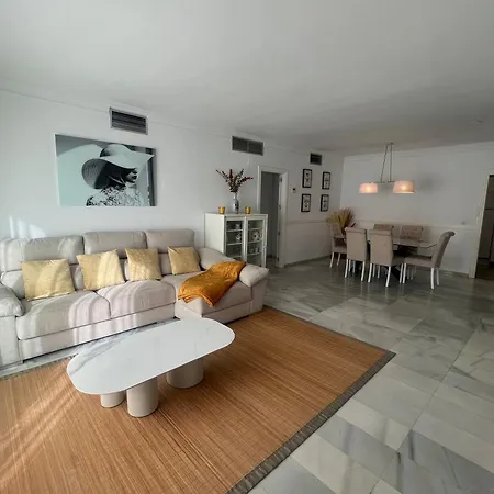 Jardines Del Puerto 741 * マルベーリャ