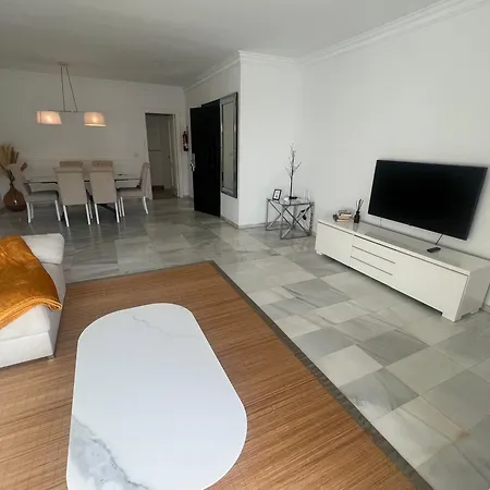 Jardines Del Puerto 741 *